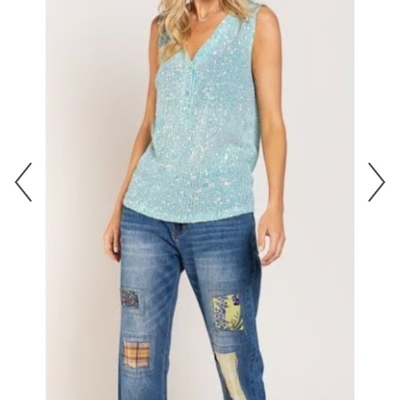 POL V-Neck Sparkle Sequin Top - Picture 4 of 7